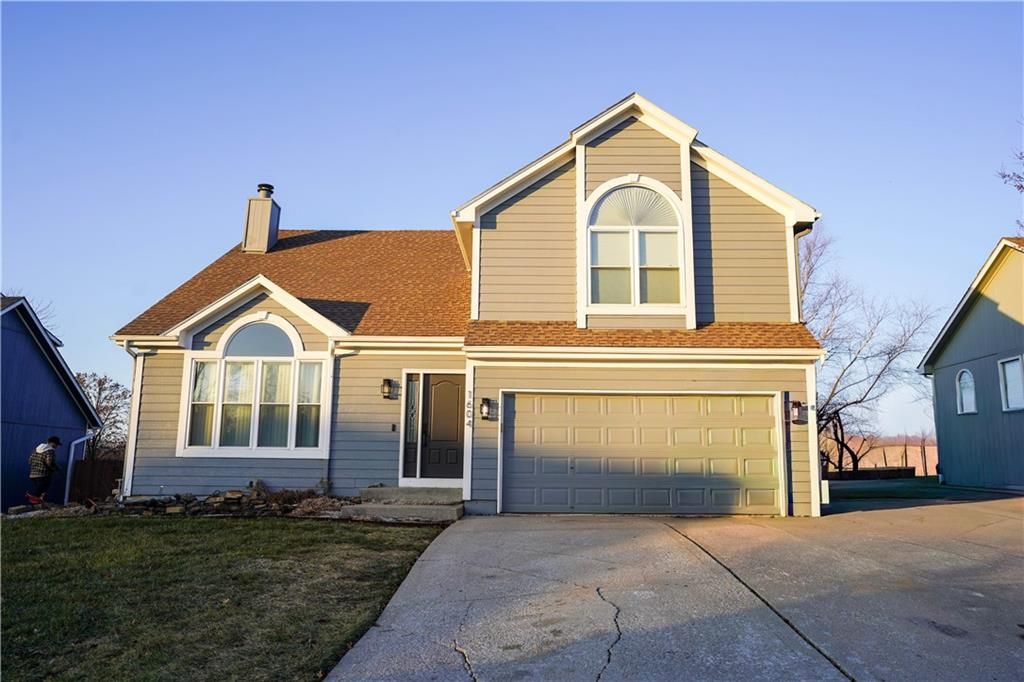 1604 SE 11th st Street, Lee's Summit, MO 64081