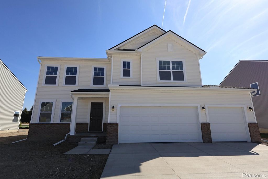 54790 Heron Circle, Chesterfield Township, MI 48047