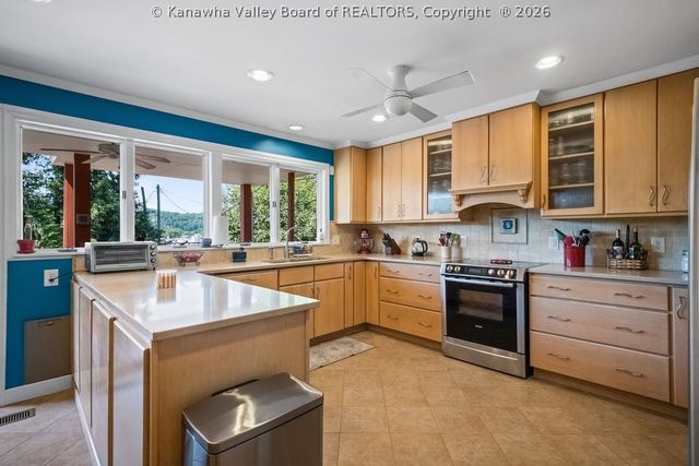 844 Lower Chester Road, Charleston, WV 25302