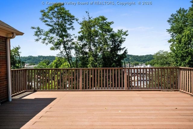 844 Lower Chester Road, Charleston, WV 25302