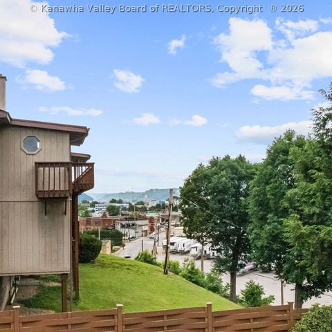 844 Lower Chester Road, Charleston, WV 25302