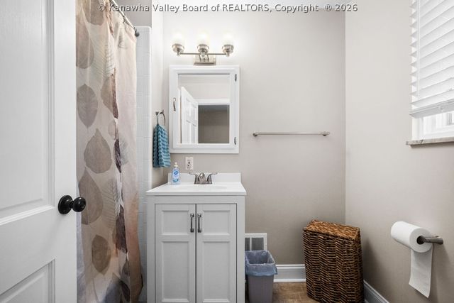 844 Lower Chester Road, Charleston, WV 25302