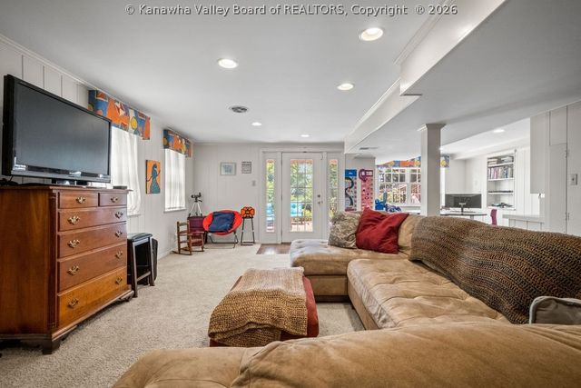 844 Lower Chester Road, Charleston, WV 25302