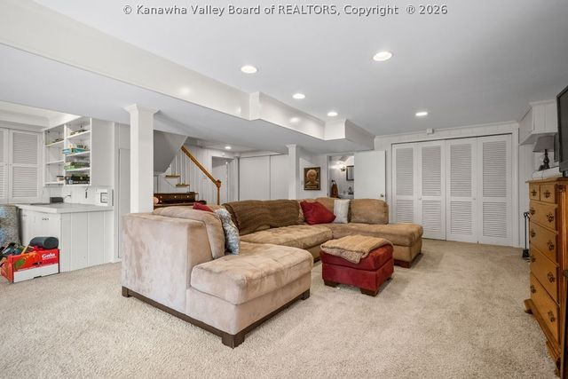 844 Lower Chester Road, Charleston, WV 25302