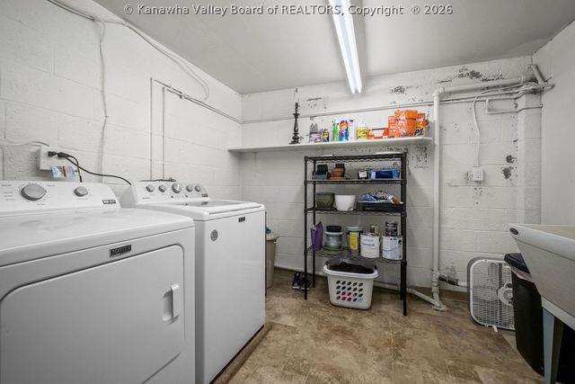 844 Lower Chester Road, Charleston, WV 25302