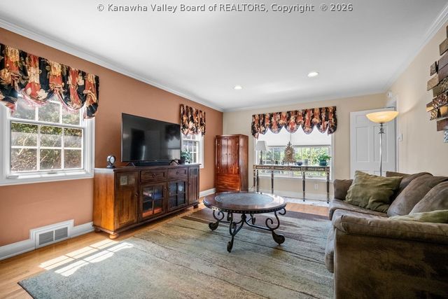 844 Lower Chester Road, Charleston, WV 25302