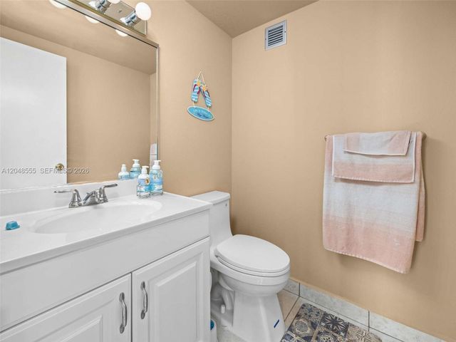 322 SE Buchanan Street 703, Hollywood, FL 33019