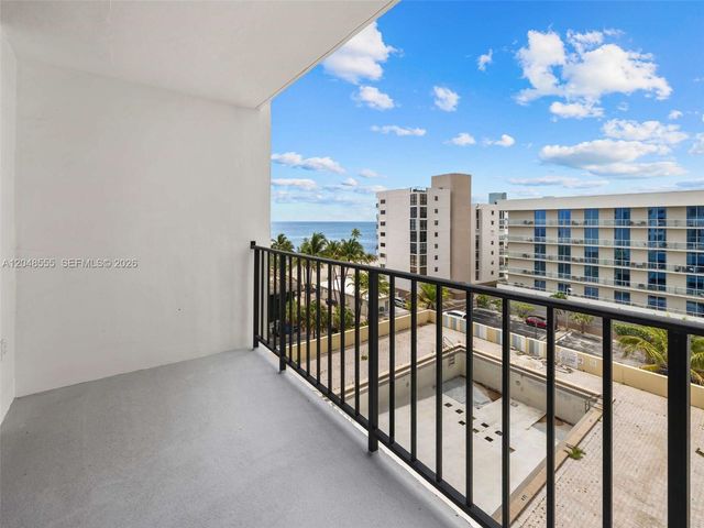 322 SE Buchanan Street 703, Hollywood, FL 33019