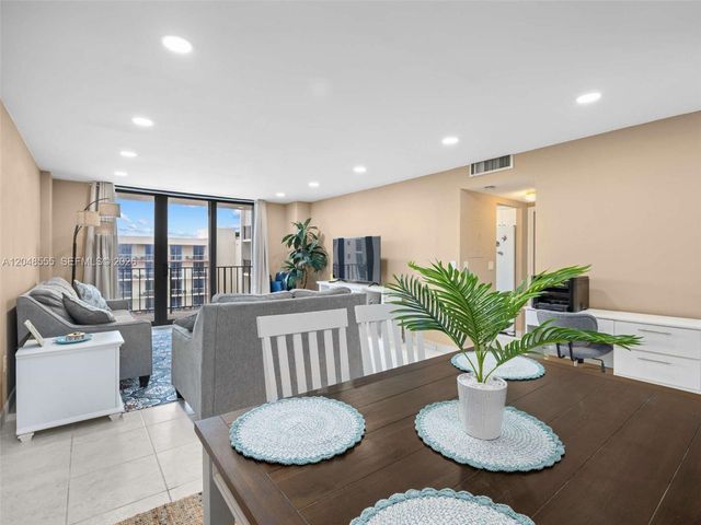 322 SE Buchanan Street 703, Hollywood, FL 33019