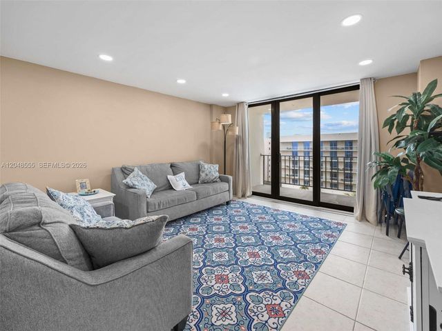 322 SE Buchanan Street 703, Hollywood, FL 33019