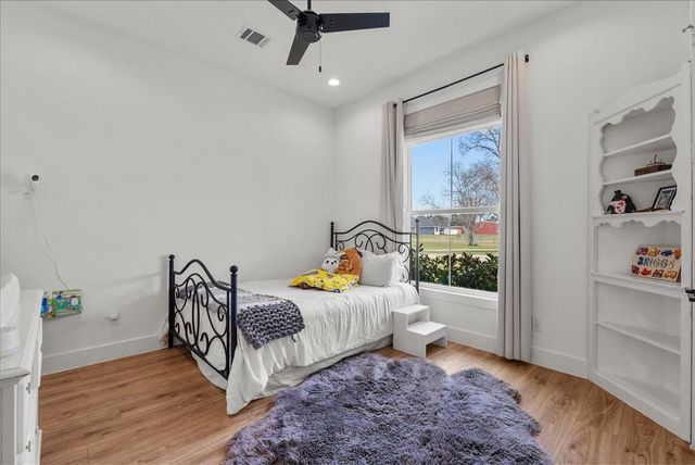 15855 Hickory Drive, Alvin, TX 77511