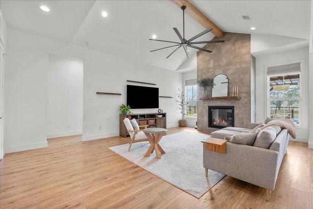 15855 Hickory Drive, Alvin, TX 77511