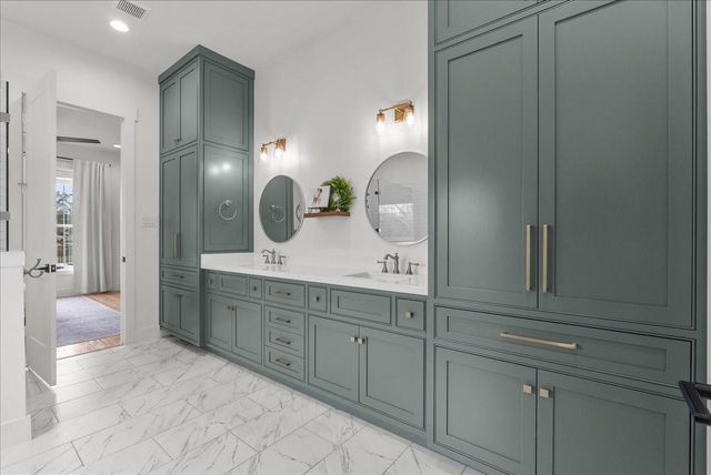 15855 Hickory Drive, Alvin, TX 77511