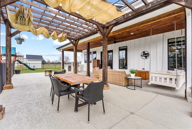 15855 Hickory Drive, Alvin, TX 77511