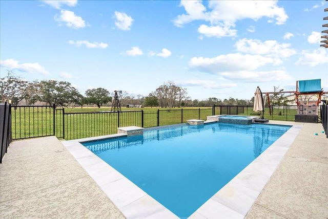 15855 Hickory Drive, Alvin, TX 77511