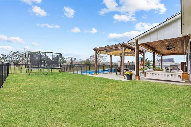 15855 Hickory Drive, Alvin, TX 77511