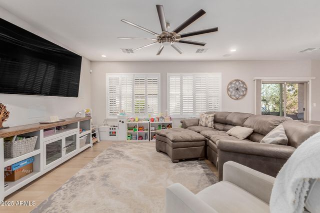 5822 W KOWALSKY Lane, Laveen, AZ 85339