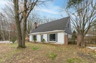 4240 Oakland Drive, Kalamazoo City, MI 49008