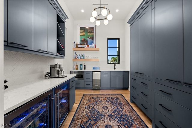 5661 Riverside DR, Cape Coral, FL 33904