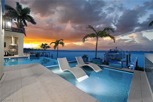 5661 Riverside DR, Cape Coral, FL 33904