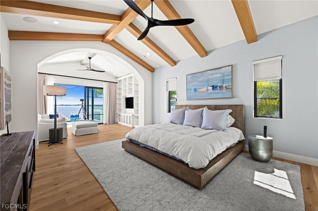 5661 Riverside DR, Cape Coral, FL 33904