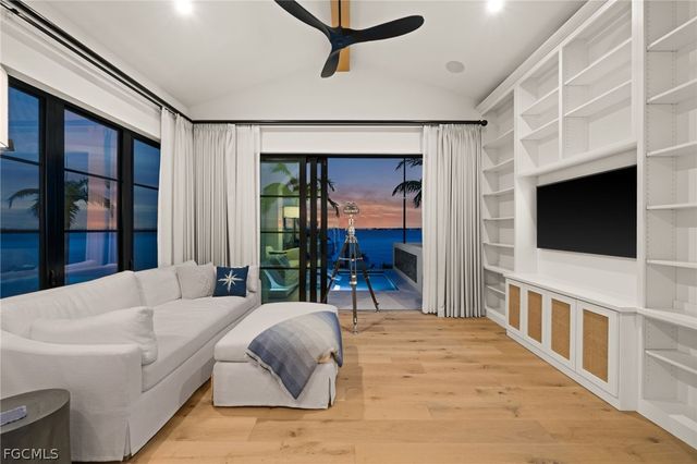 5661 Riverside DR, Cape Coral, FL 33904