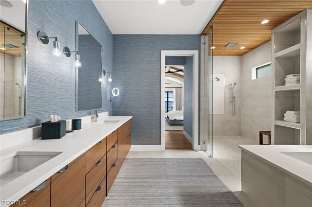 5661 Riverside DR, Cape Coral, FL 33904