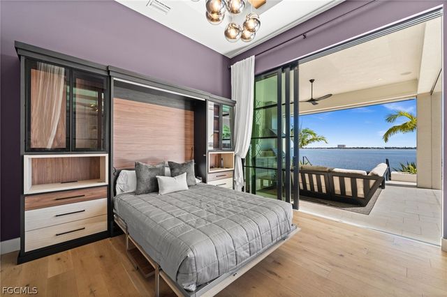 5661 Riverside DR, Cape Coral, FL 33904