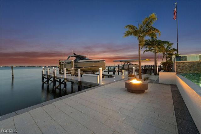 5661 Riverside DR, Cape Coral, FL 33904