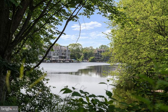 11163 LAKE CHAPEL LN, Reston, VA 20191