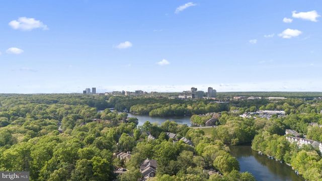 11163 LAKE CHAPEL LN, Reston, VA 20191