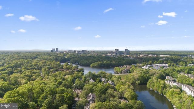 11163 LAKE CHAPEL LN, Reston, VA 20191