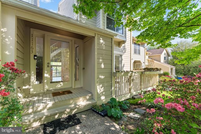 11163 LAKE CHAPEL LN, Reston, VA 20191