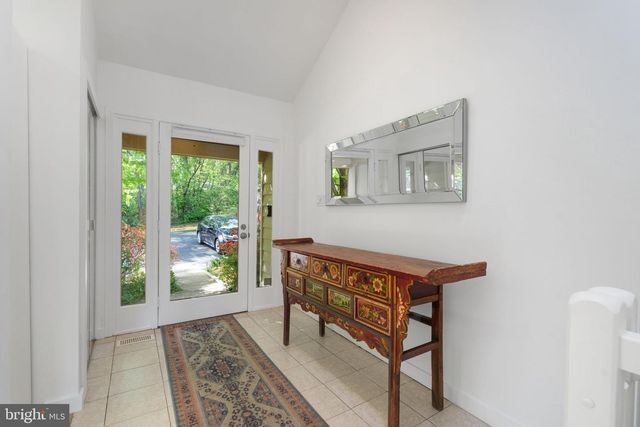 11163 LAKE CHAPEL LN, Reston, VA 20191