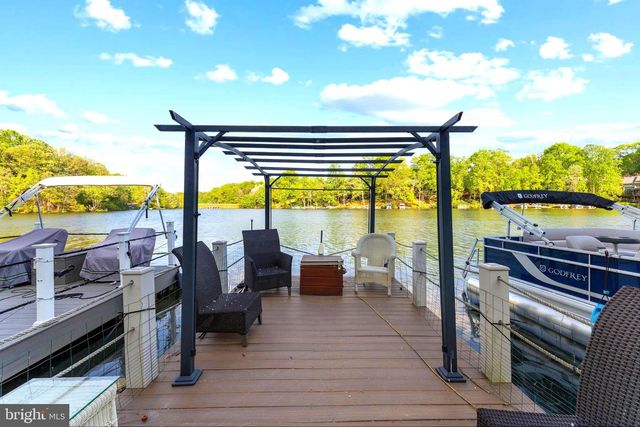 11163 LAKE CHAPEL LN, Reston, VA 20191
