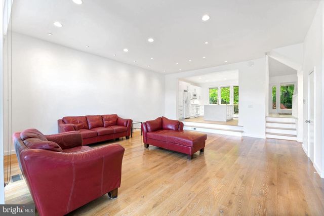 11163 LAKE CHAPEL LN, Reston, VA 20191