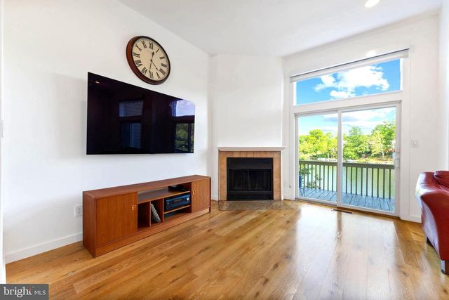 11163 LAKE CHAPEL LN, Reston, VA 20191