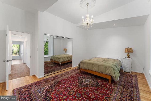 11163 LAKE CHAPEL LN, Reston, VA 20191