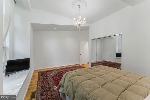 11163 LAKE CHAPEL LN, Reston, VA 20191