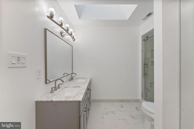 11163 LAKE CHAPEL LN, Reston, VA 20191