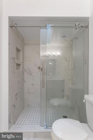 11163 LAKE CHAPEL LN, Reston, VA 20191
