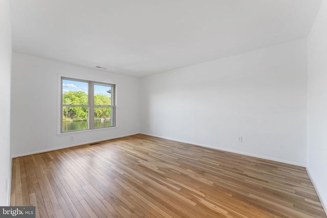 11163 LAKE CHAPEL LN, Reston, VA 20191