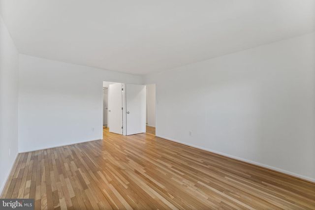 11163 LAKE CHAPEL LN, Reston, VA 20191