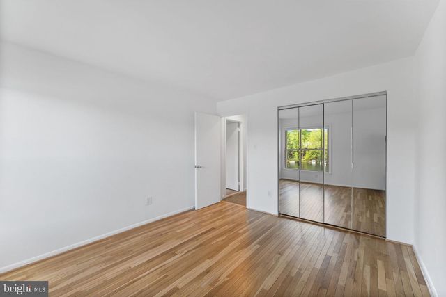 11163 LAKE CHAPEL LN, Reston, VA 20191