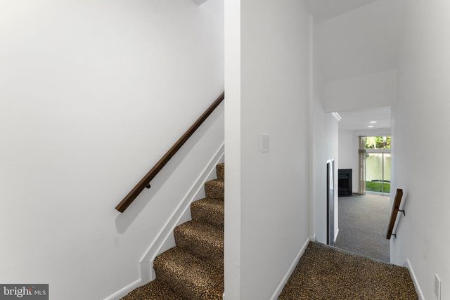 11163 LAKE CHAPEL LN, Reston, VA 20191