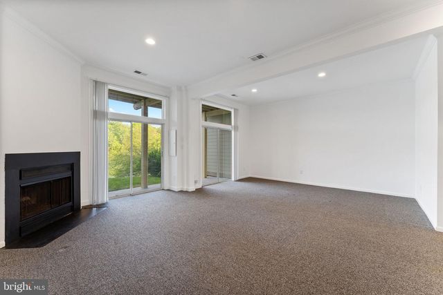 11163 LAKE CHAPEL LN, Reston, VA 20191