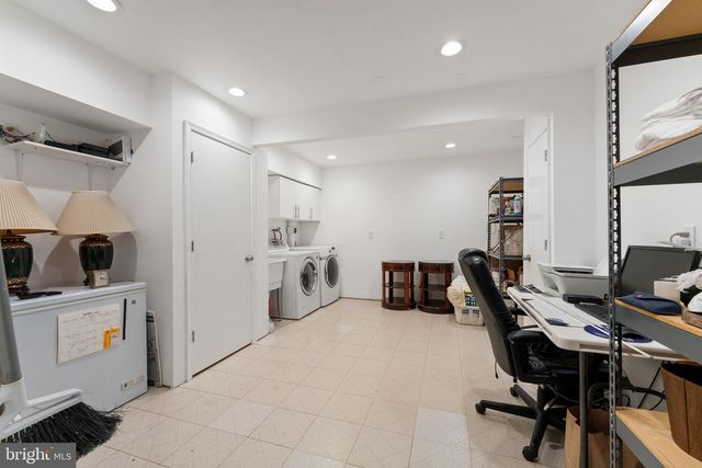 11163 LAKE CHAPEL LN, Reston, VA 20191