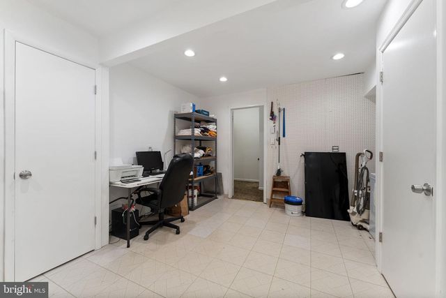 11163 LAKE CHAPEL LN, Reston, VA 20191