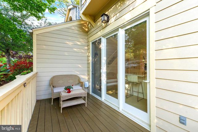 11163 LAKE CHAPEL LN, Reston, VA 20191