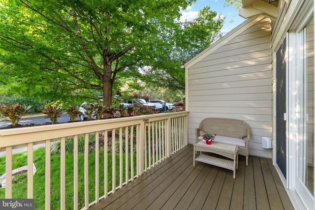11163 LAKE CHAPEL LN, Reston, VA 20191